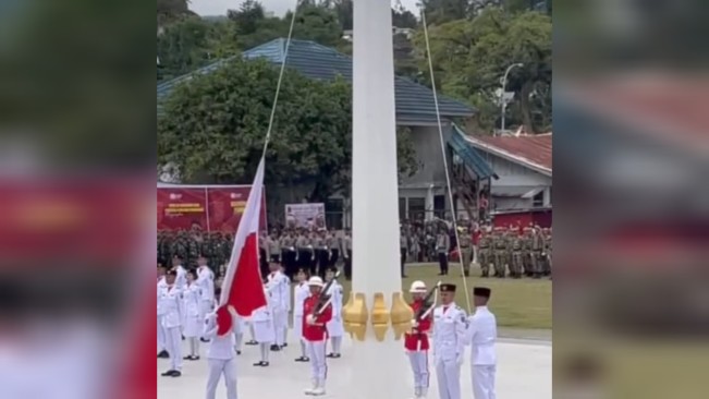 Tangkapan layar viral bendera terbalik di Mamasa. [Instagram]
